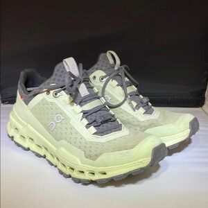 ON On Clouds Waterproof Trail Shoes (SIT-01)